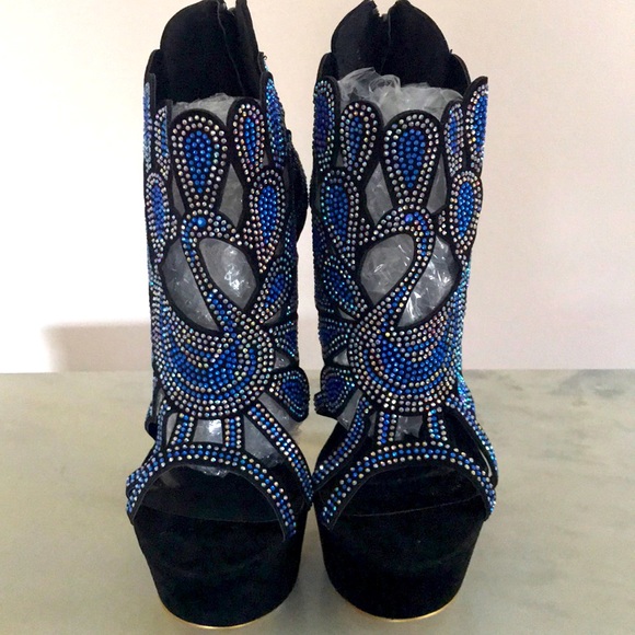 Peacock Stilettos - Picture 5 of 6